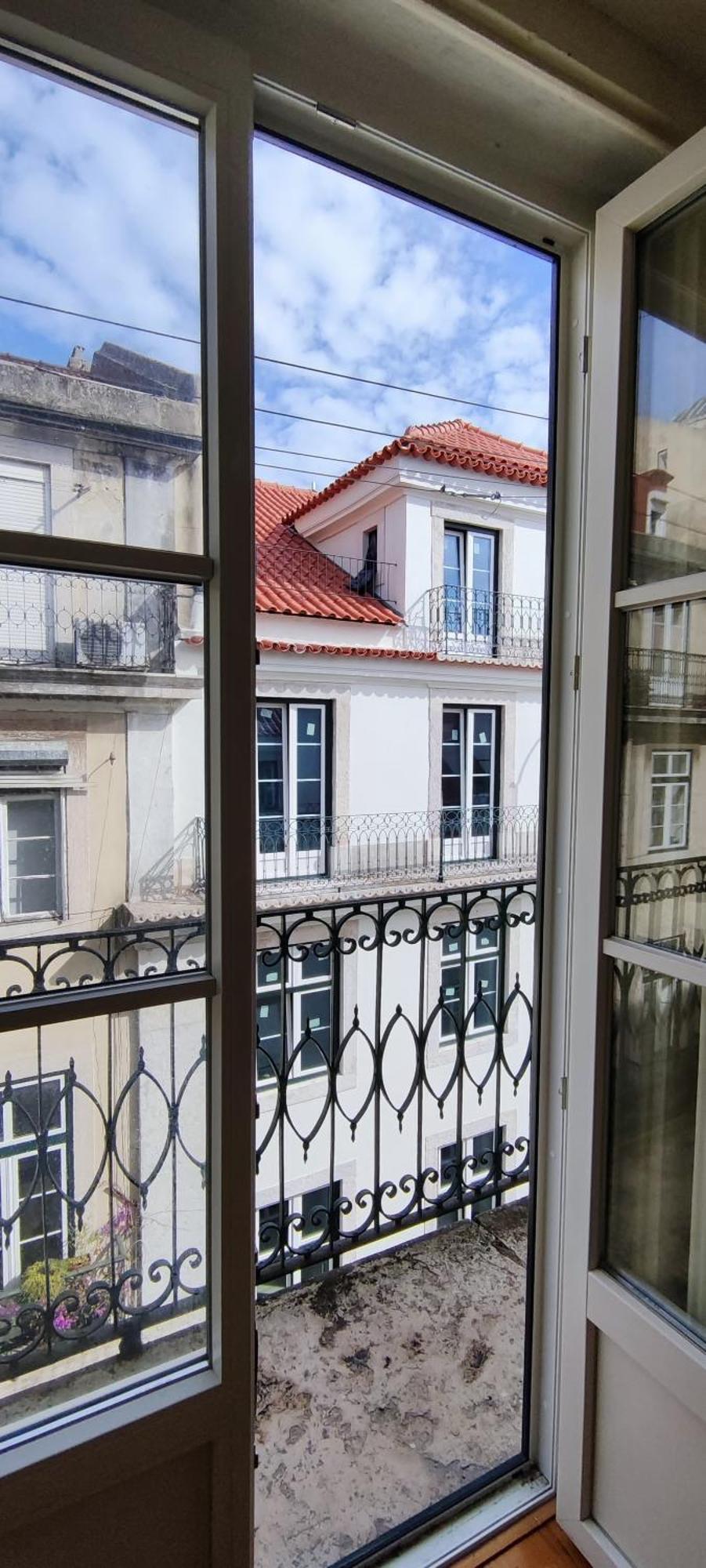 Suite In Cozy Apartment In Chiado In Shared House Lisboa Exterior foto